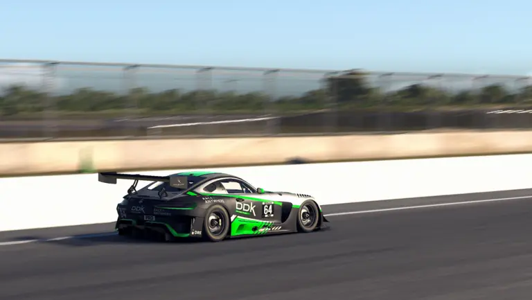 DDK Mercedes GT3 in competition